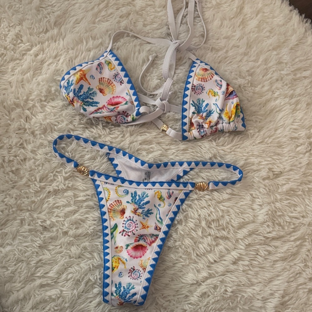 SHEIN White Seashell Print Triangle Bikini with Blue Trim